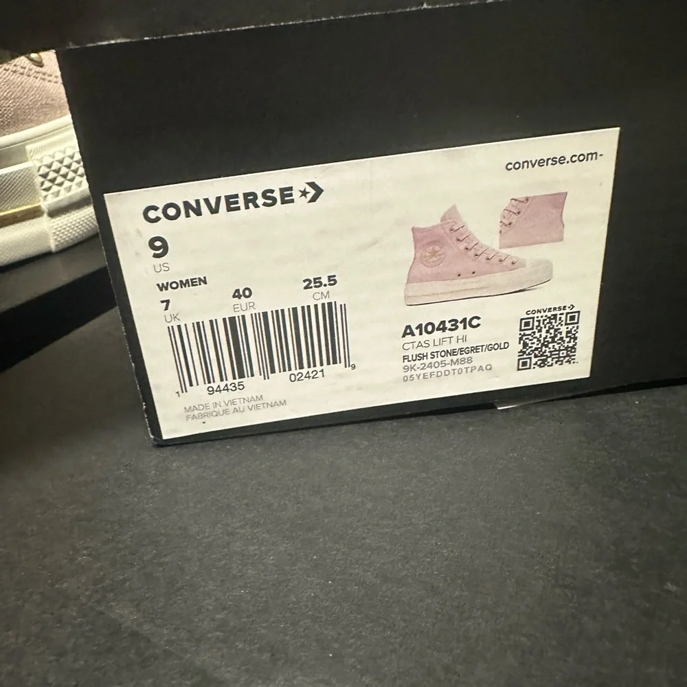 Converse Chuck Taylor All StarLift HighTop Platform Sneaker authentic/brand new - Picture 9 of 11